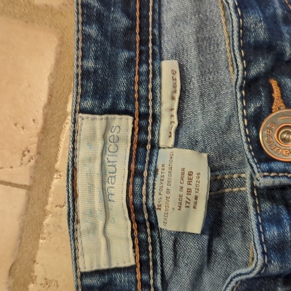 Maurices Molli Flare Jeans 17/18R - Picture 3 of 6